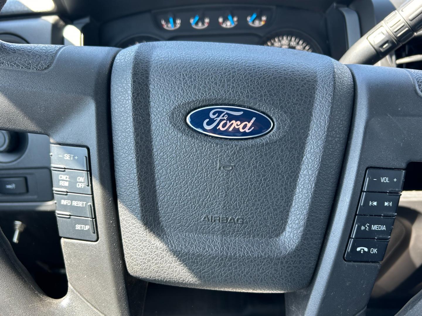 2014 White /Gray Ford F-150 (1FTEX1CMXEK) with an 3.7L V6 DOHC 24V engine, 6-Speed Automatic transmission, located at 17760 Hwy 62, Morris, OK, 74445, (918) 733-4887, 35.609104, -95.877060 - Photo#12